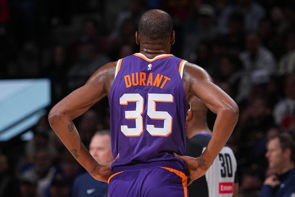 让他在球场 让他在球场